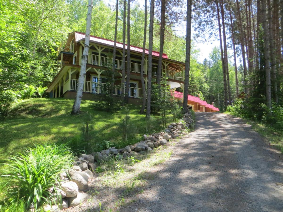 La Maison Sous Les Arbres Saint Roch de Mekinac Ngoại thất bức ảnh